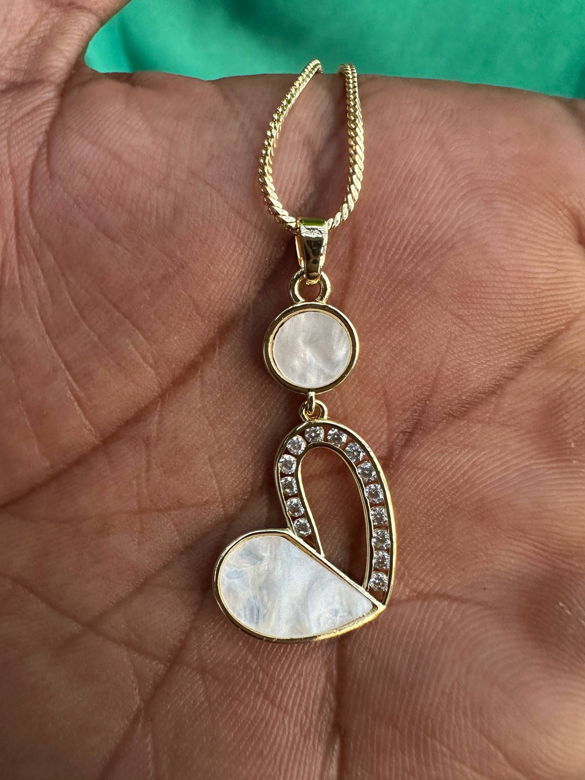 ✨ Crystal-Accented Elegant Loop Pendant Necklace