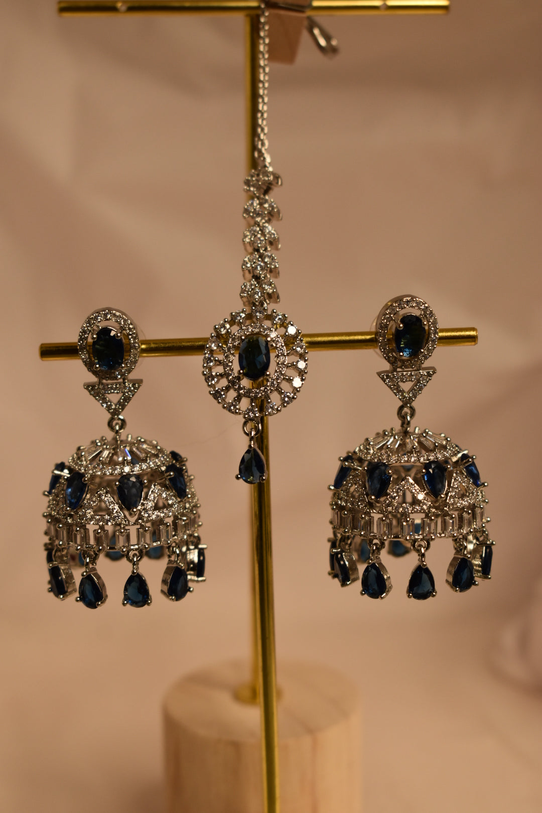 Noor-E-Naz 3-Piece Jhumka & Maang Tikka Set