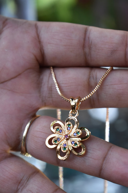 🌸 Leesuu – Floral Grace Crystal Pendant Chain