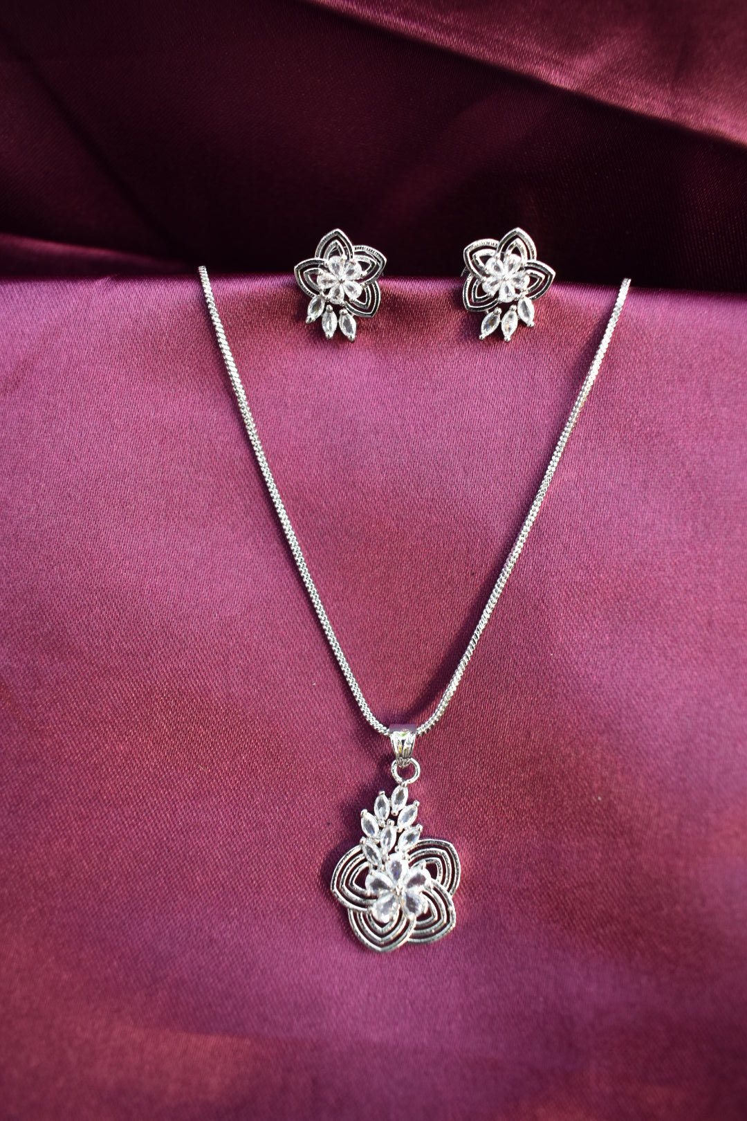 Floral Elegance Necklace & Earrings Set