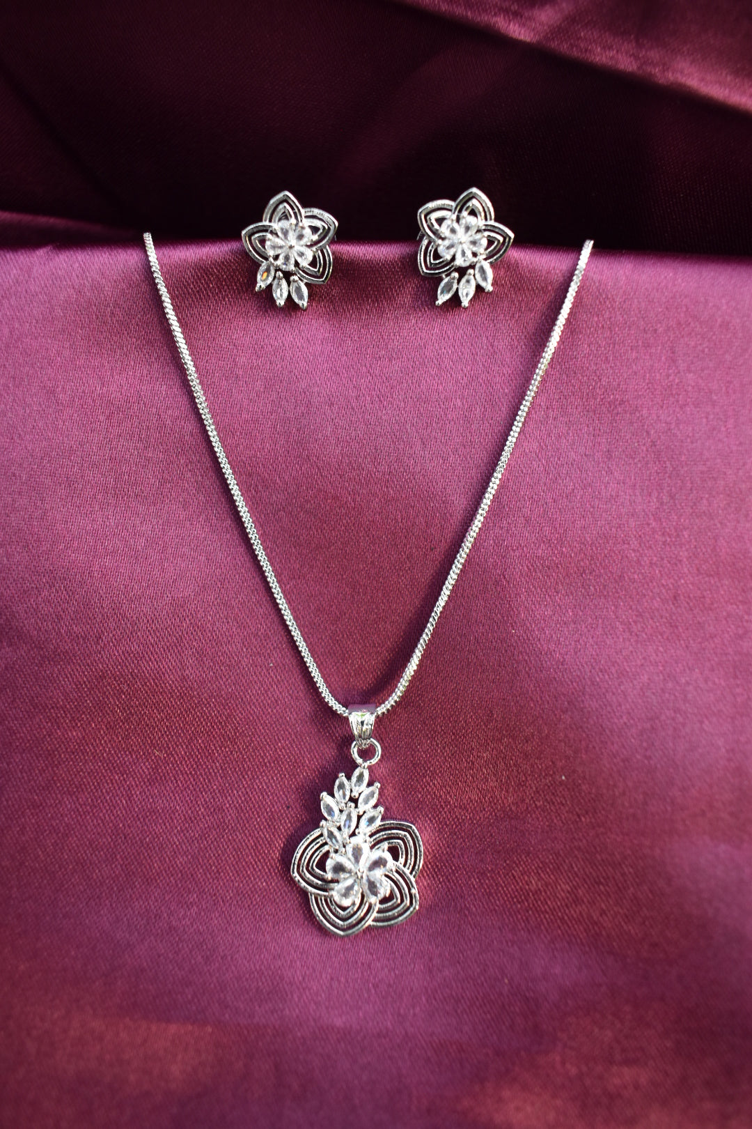 Floral Elegance Necklace & Earrings Set