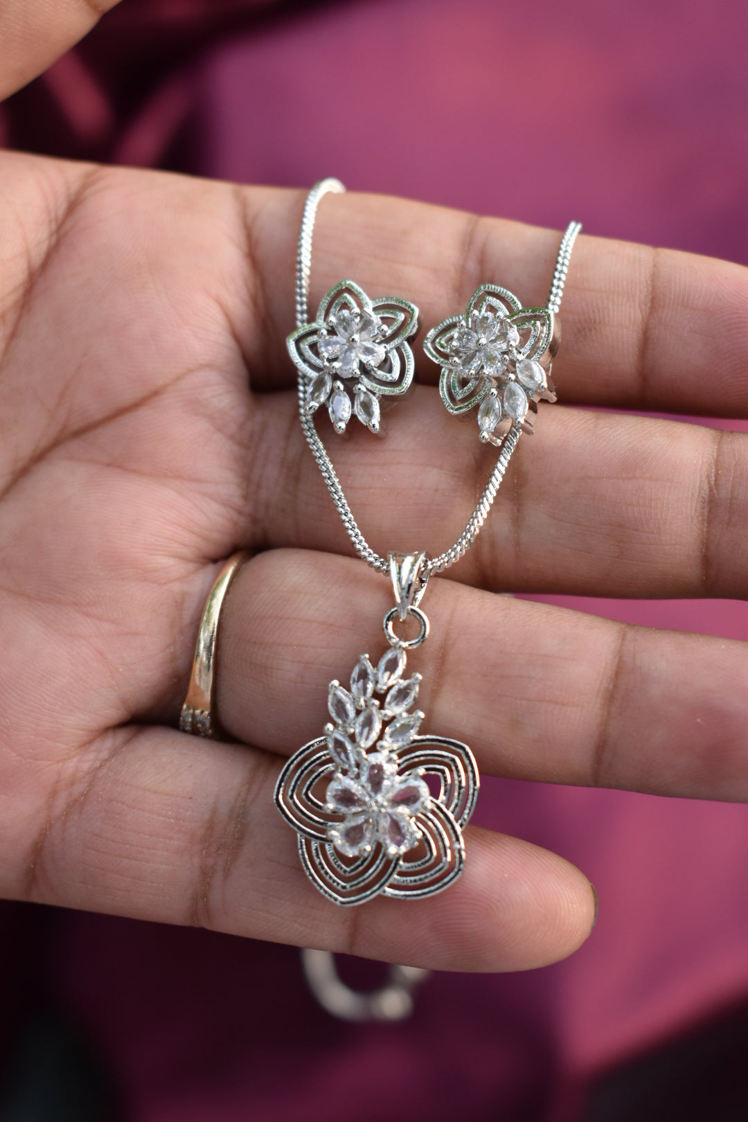 Floral Elegance Necklace & Earrings Set