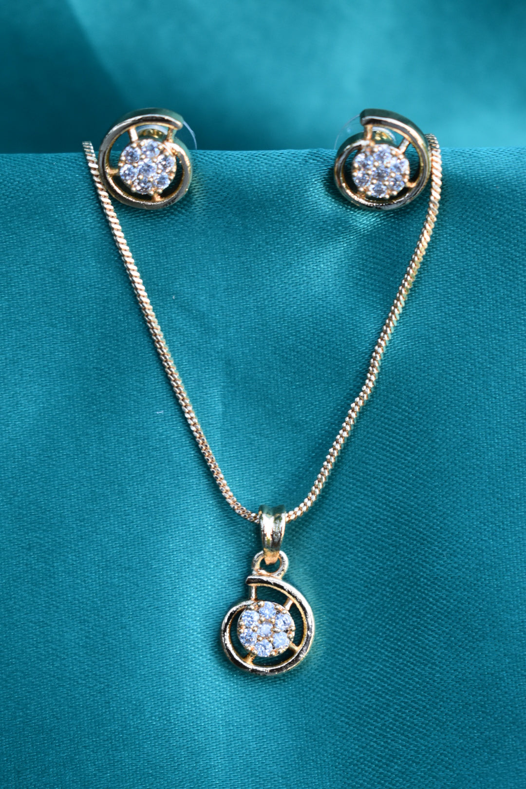 ✨ Celeste Halo Crystal Necklace & Earrings Set