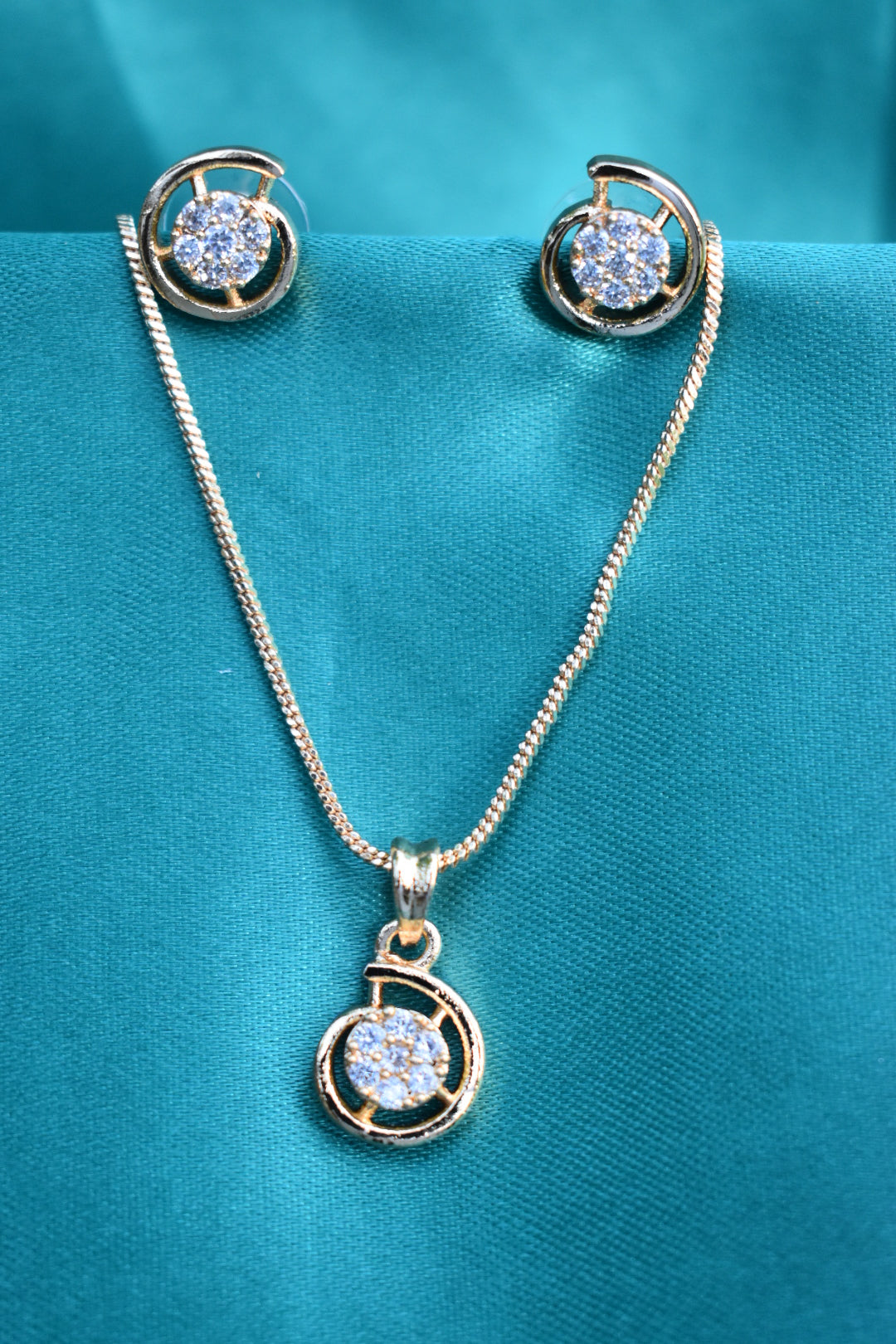 ✨ Celeste Halo Crystal Necklace & Earrings Set