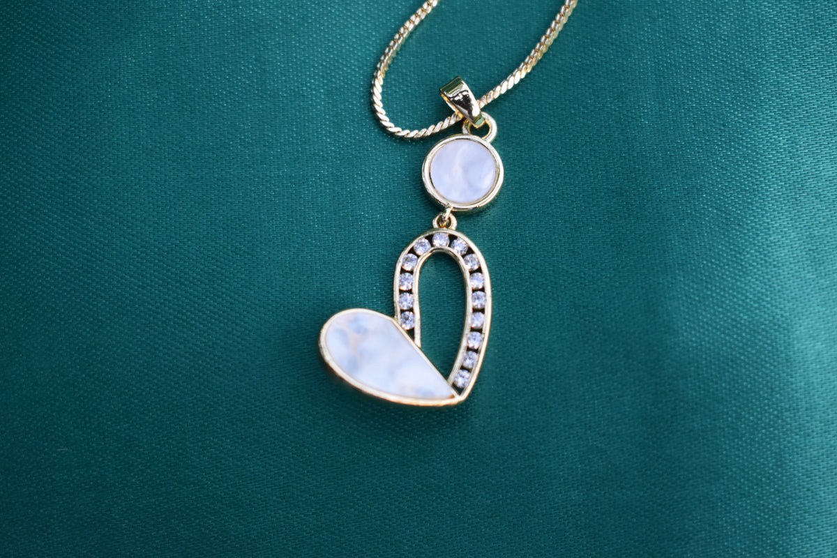 ✨ Crystal-Accented Elegant Loop Pendant Necklace
