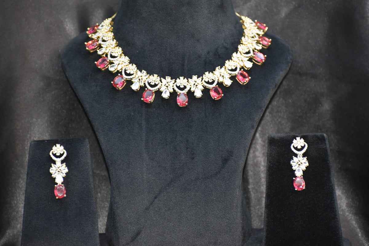 💎 Regal  Crystal Floral Necklace & Earrings Set