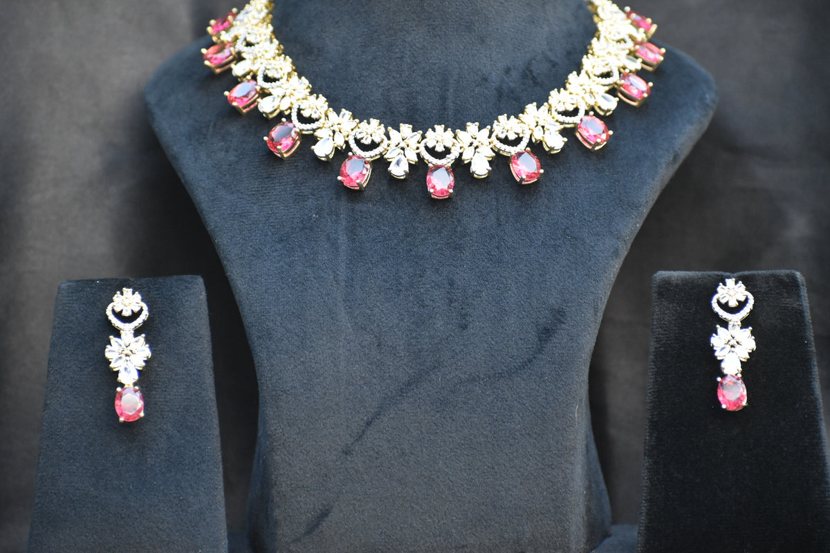 💎 Regal  Crystal Floral Necklace & Earrings Set
