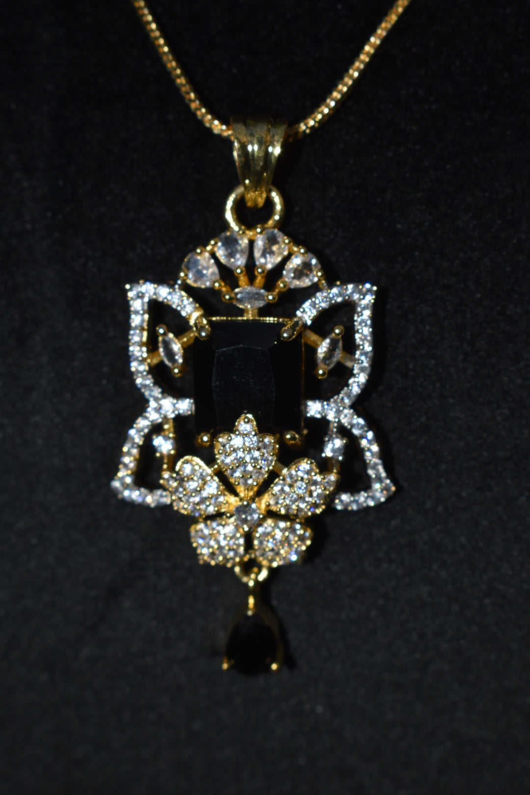 Royal Black and white Stone Pendant Necklace Set with Matching Earrings – Intricate Crystal Statement Jewellery