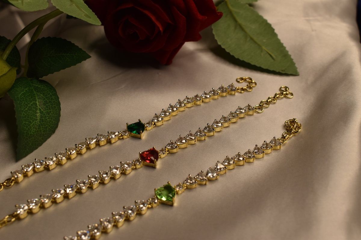 Elegant Heart-Cut Crystal Tennis Bracelet
