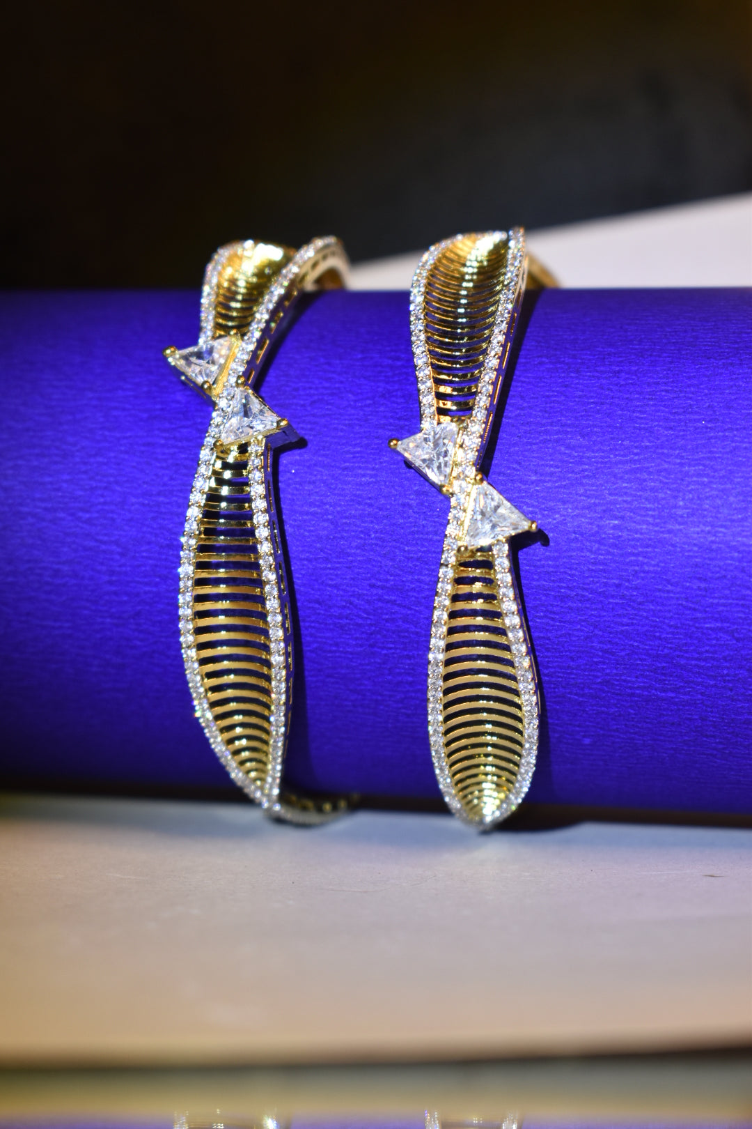 Leesuu Golden Radiance Textured Bangle
