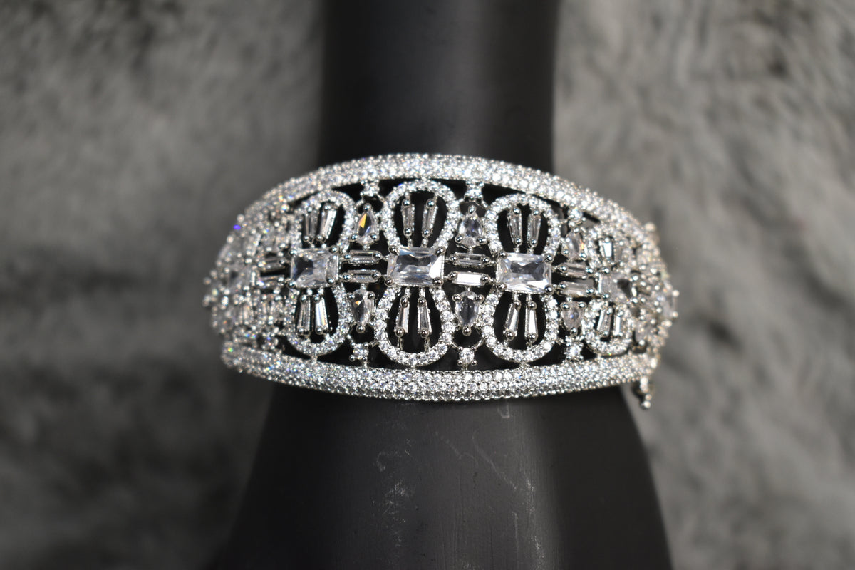 Luxury Dual-Row Crystal Hand Bracelet – Statement Cuff Bracelet