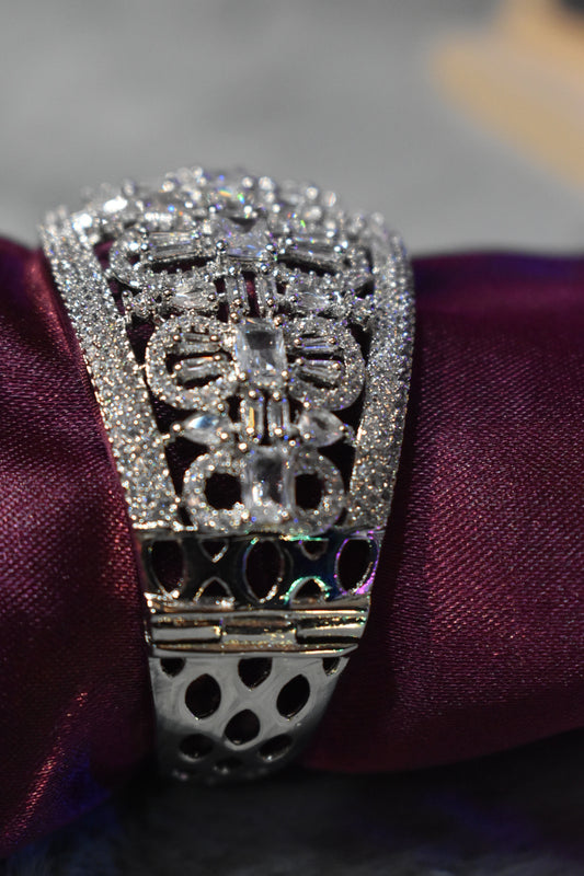 Luxury Dual-Row Crystal Hand Bracelet – Statement Cuff Bracelet