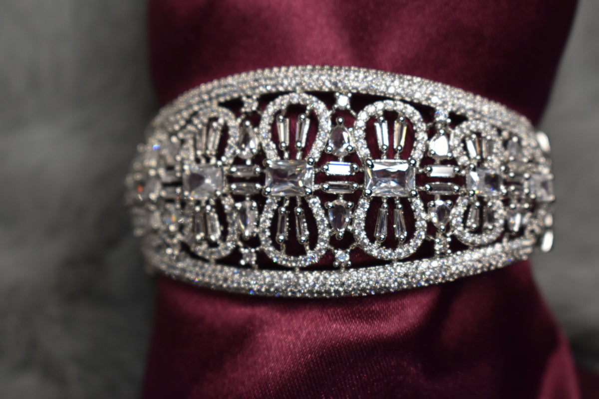 Luxury Dual-Row Crystal Hand Bracelet – Statement Cuff Bracelet