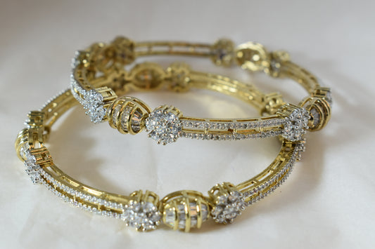 Leesuu Golden Floral Crystal Bracelet