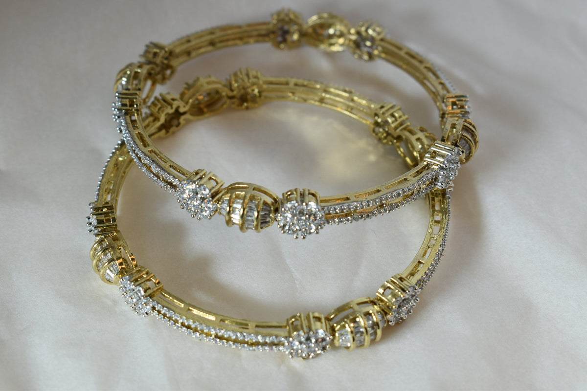 Leesuu Golden Floral Crystal Bracelet