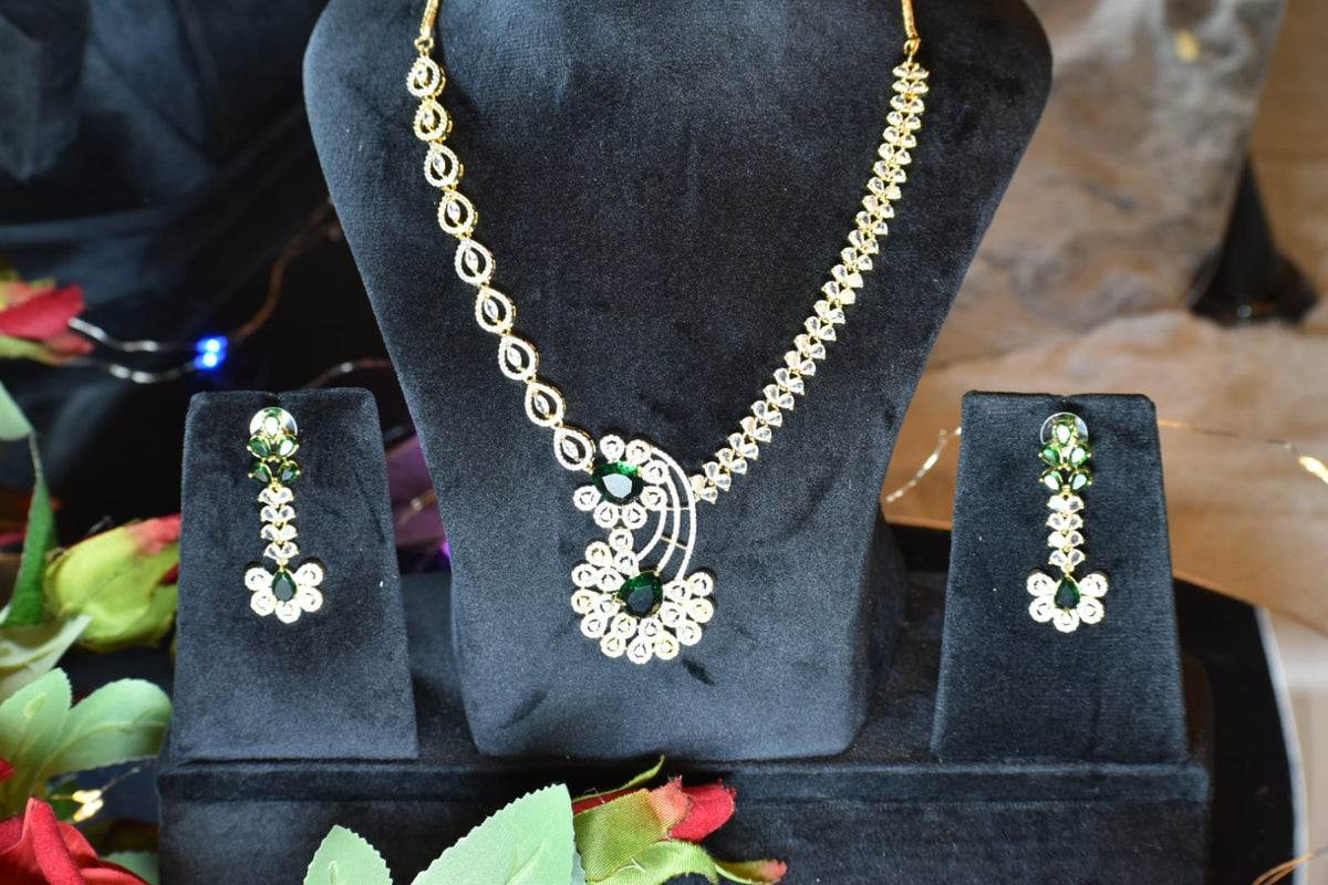 Emerald Grace Luxe Necklace & Earrings Set