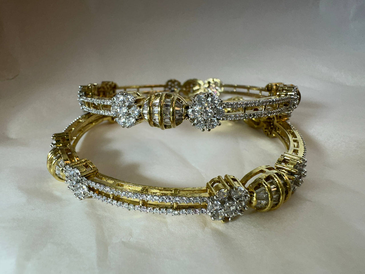 Leesuu Golden Floral Crystal Bracelet