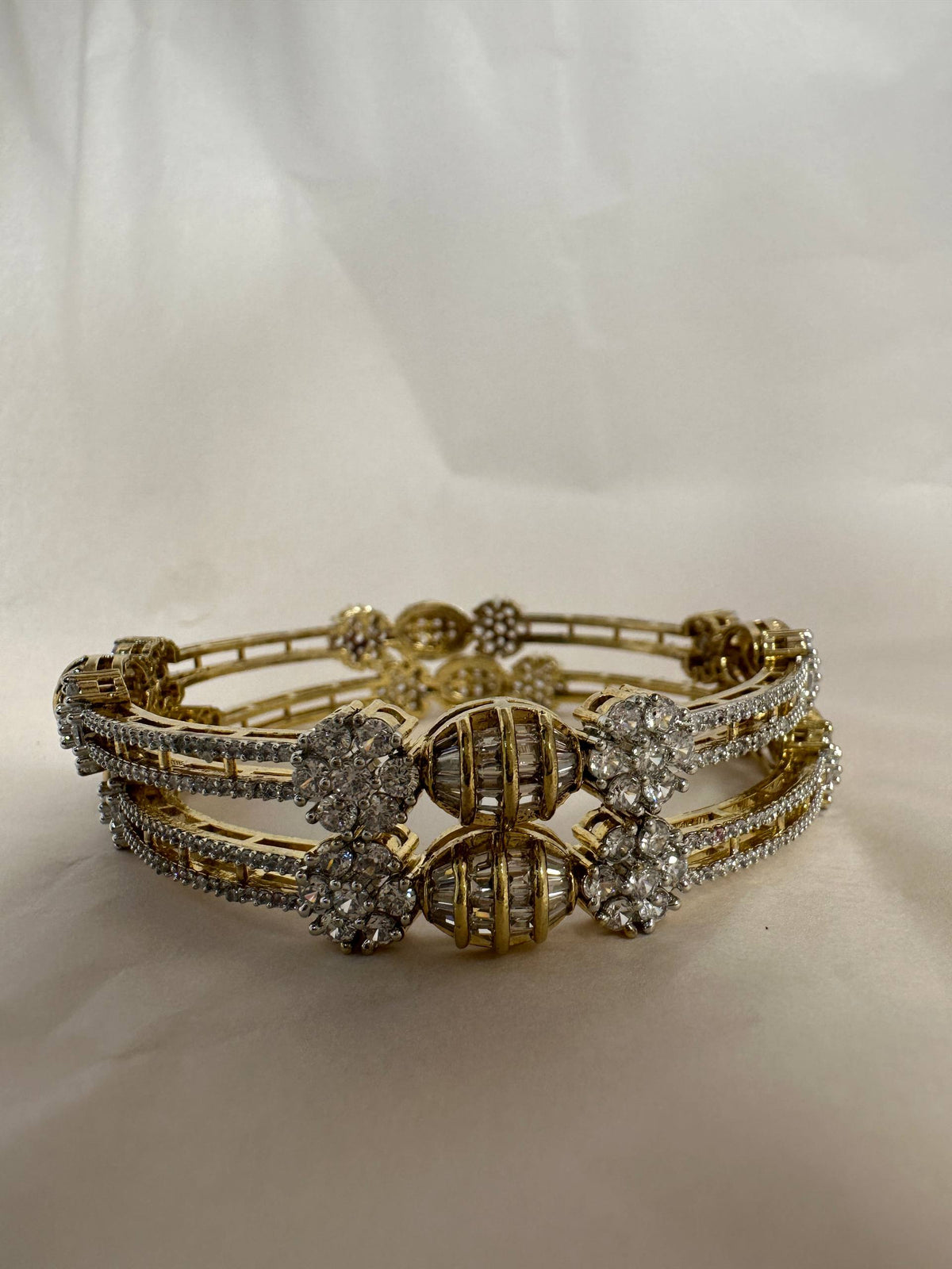 Leesuu Golden Floral Crystal Bracelet