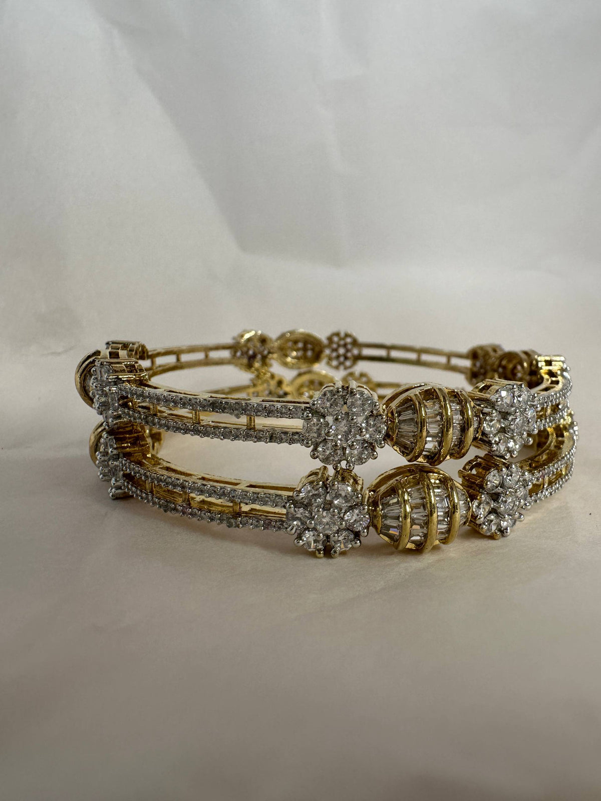 Leesuu Golden Floral Crystal Bracelet