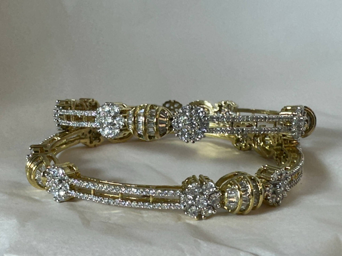 Leesuu Golden Floral Crystal Bracelet