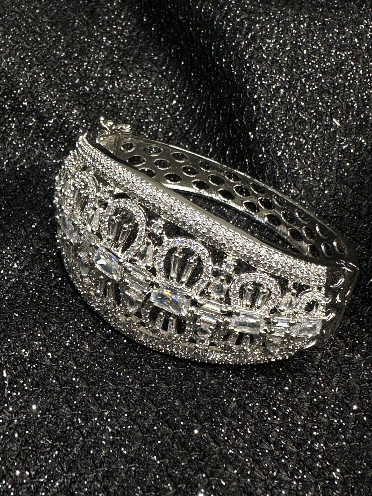 Luxury Dual-Row Crystal Hand Bracelet – Statement Cuff Bracelet