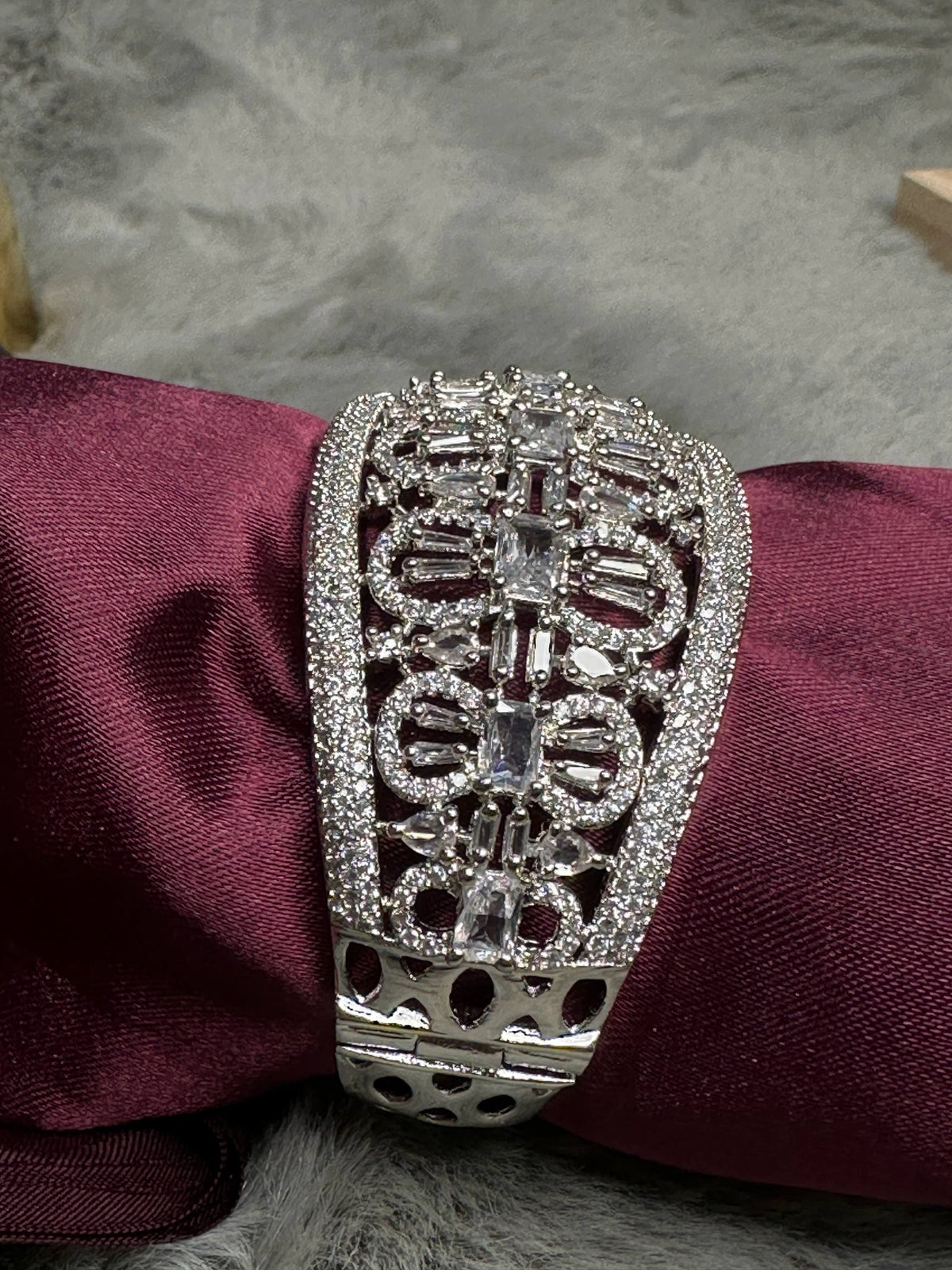 Luxury Dual-Row Crystal Hand Bracelet – Statement Cuff Bracelet