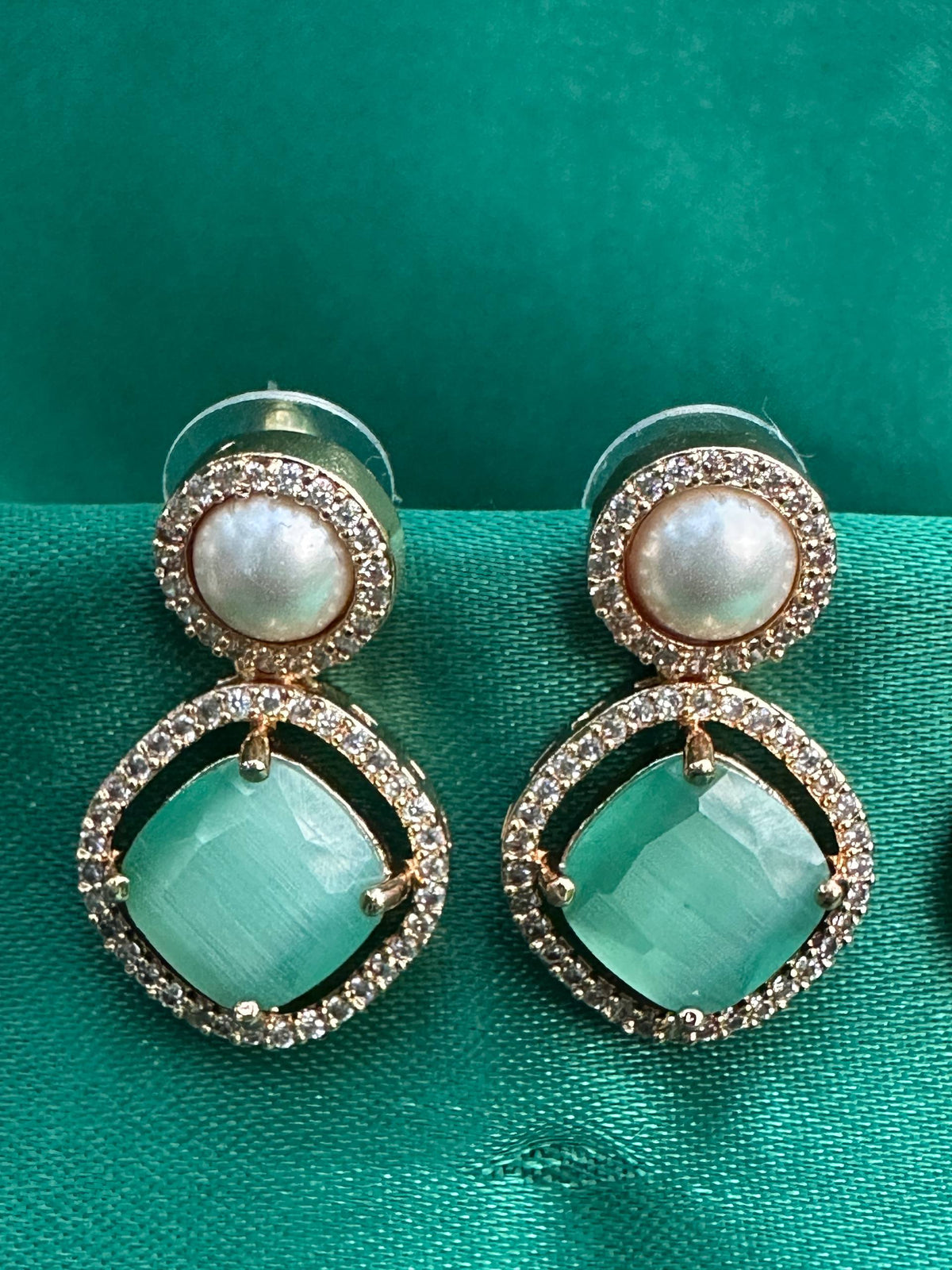 Éclat Duo Earrings – Elegant Statement Tops