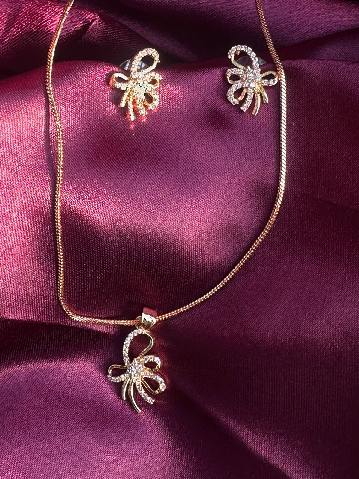 Flora Élan Pendant Necklace & Matching Earrings Set