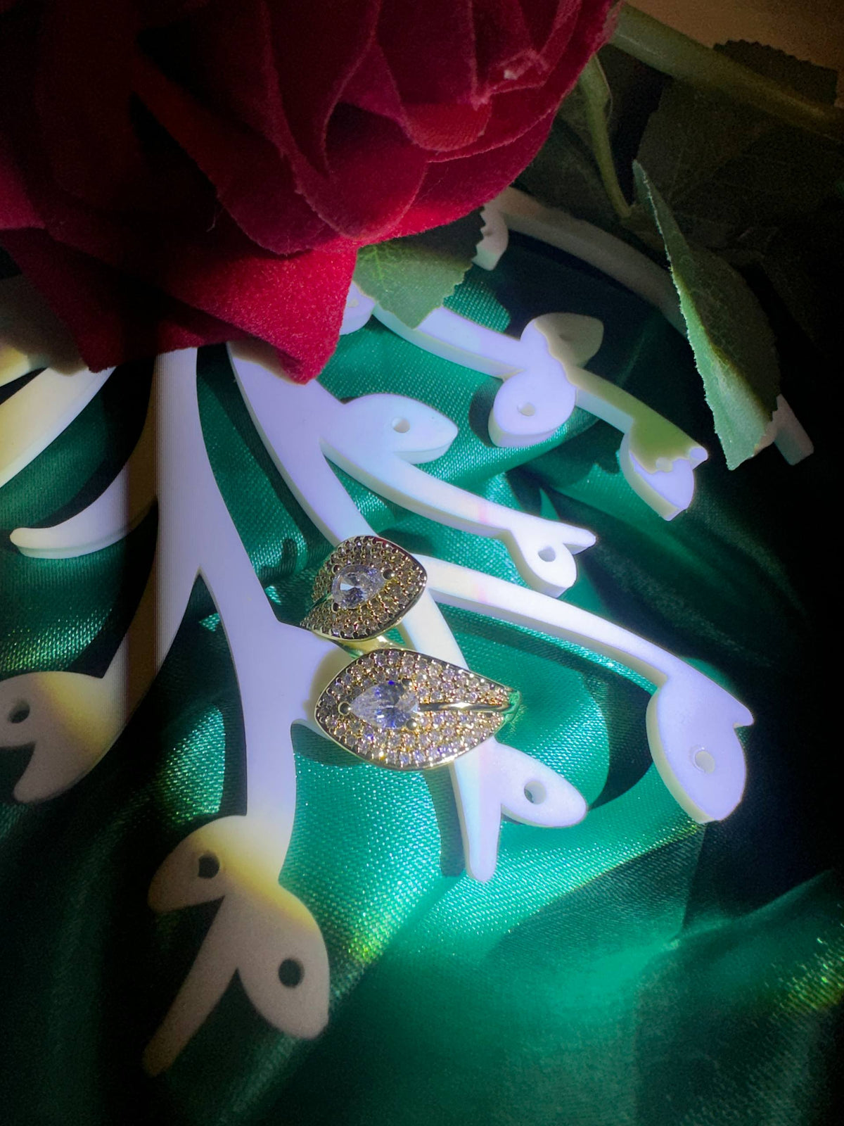 💍 Élan Pavé Crystal Statement Ring