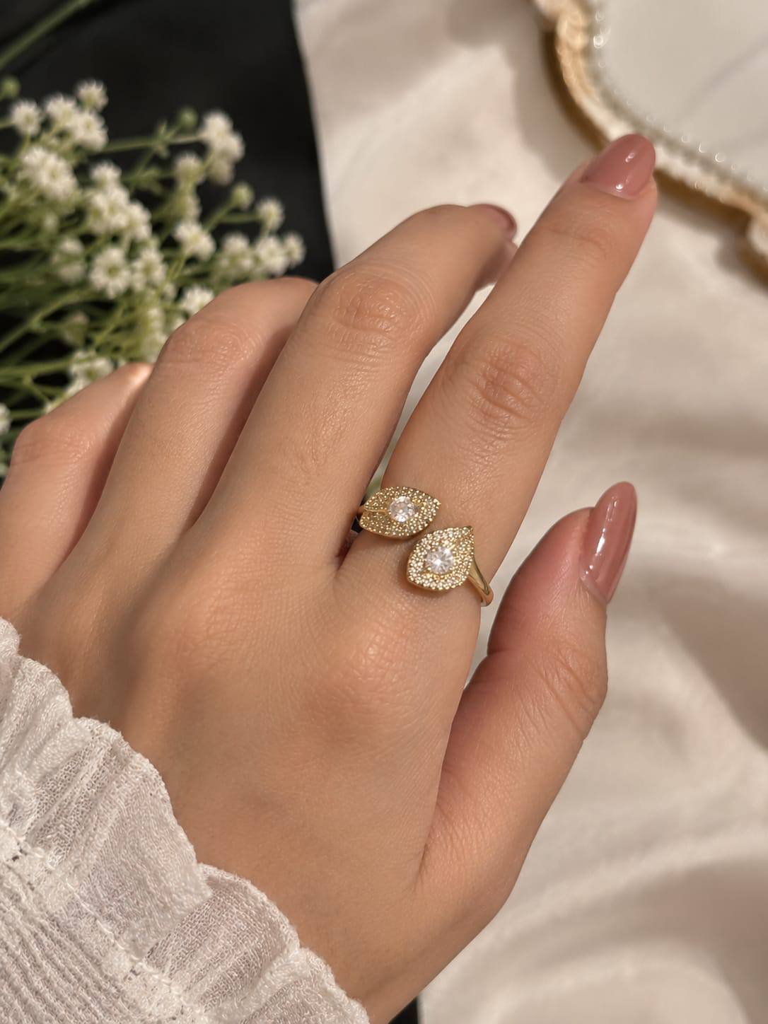 💍 Élan Pavé Crystal Statement Ring