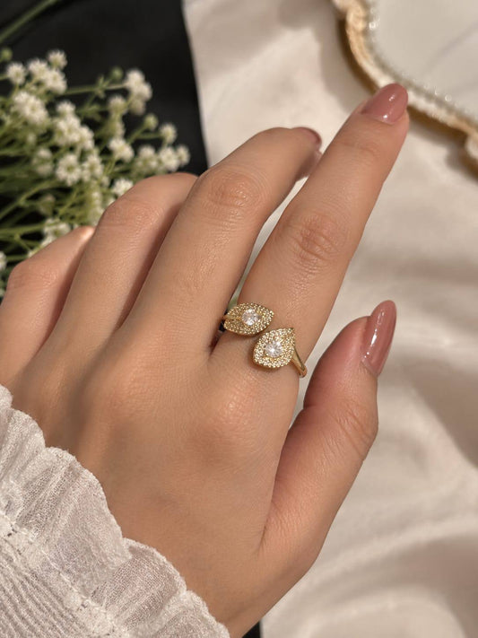 💍 Élan Pavé Crystal Statement Ring