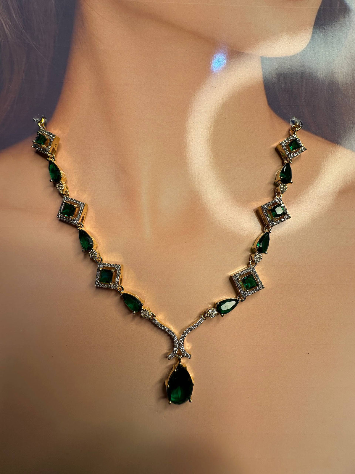 Emerald Green Royal Necklace Set with Matching Earrings – Luxe Statement Jewellery Set